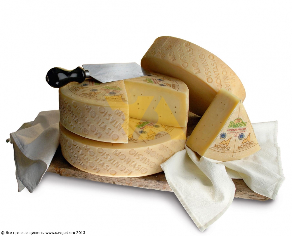 Итальянские сыры купить. Сыр Монтазио. Сыр Монтазио RELAGGIO. Сычужный сыр. Сыр со специями.