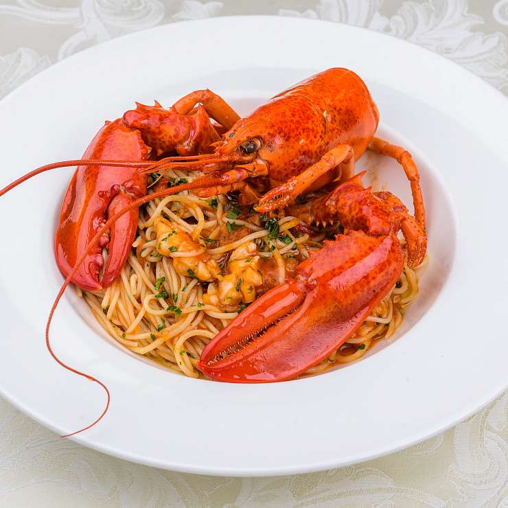 Раки со спагетти