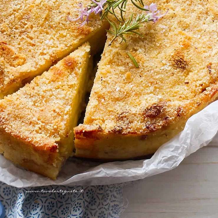 Картофельный слоеный пирог