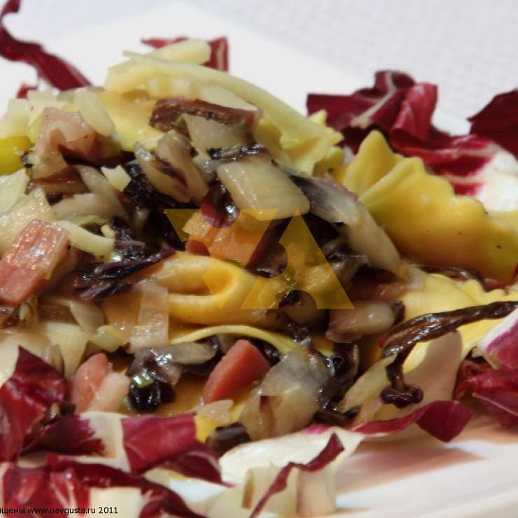 Красный цикорий с приправами