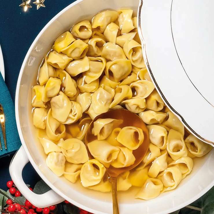 Тортеллини болоньезе