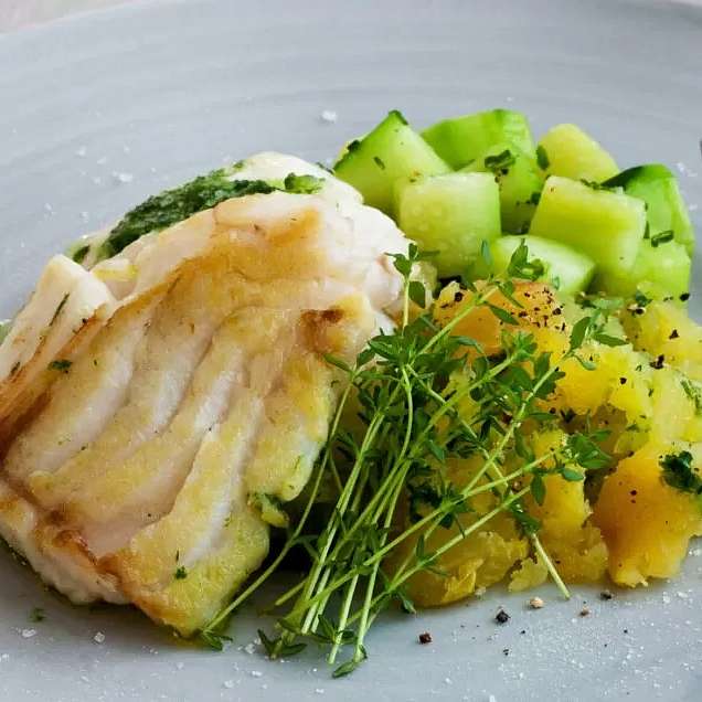 Филе палтуса с травяным маслом