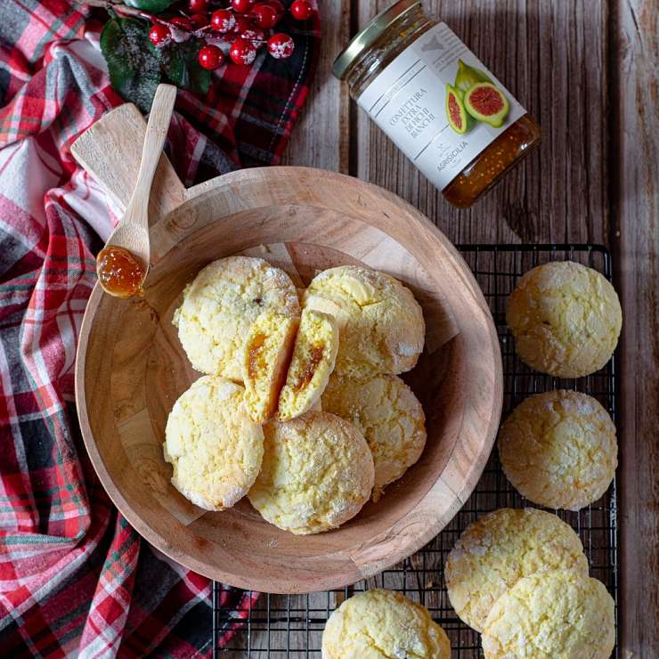 Апельсиновое печенье с джемом из инжира