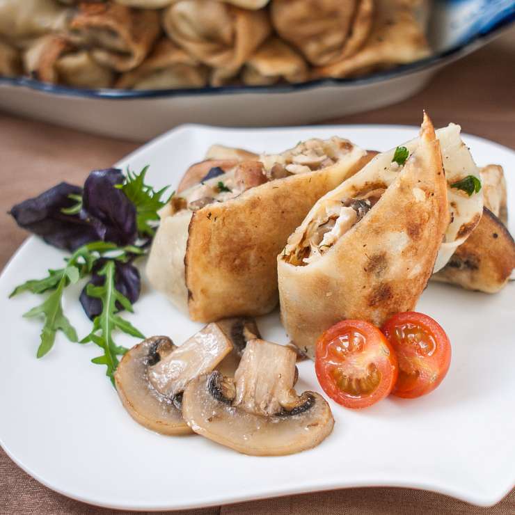 Блины с грибами и сыром таледжио