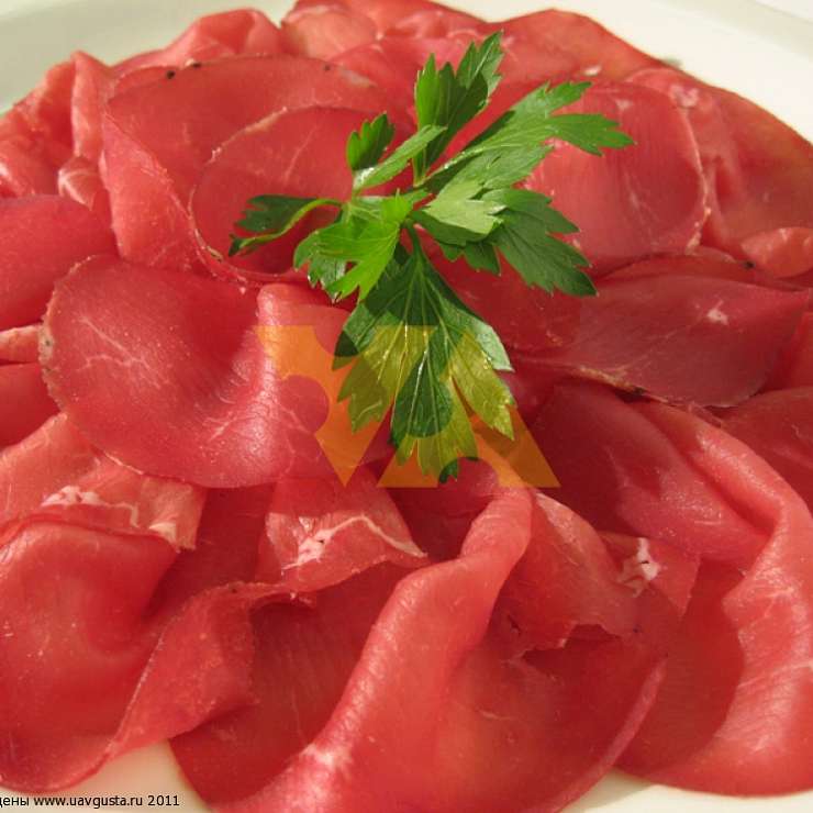 Брезаола — итальянская вяленая говяжья ветчина