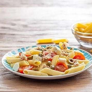 Салат из пасты с тунцом