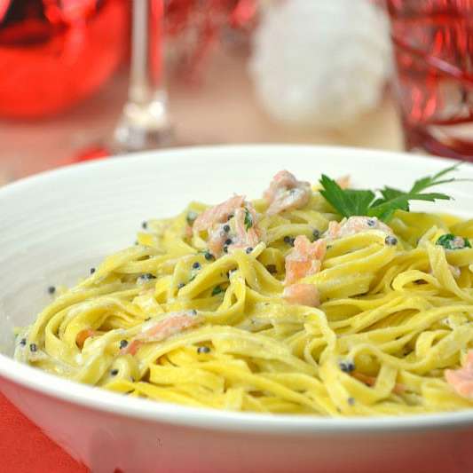 Тальолини с лососем