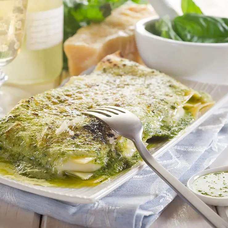 Лазанья запеченная в соусе Песто