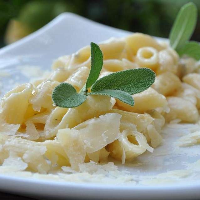 Пенне ригате с сыром горгонзола и мягким сыром маскарпоне