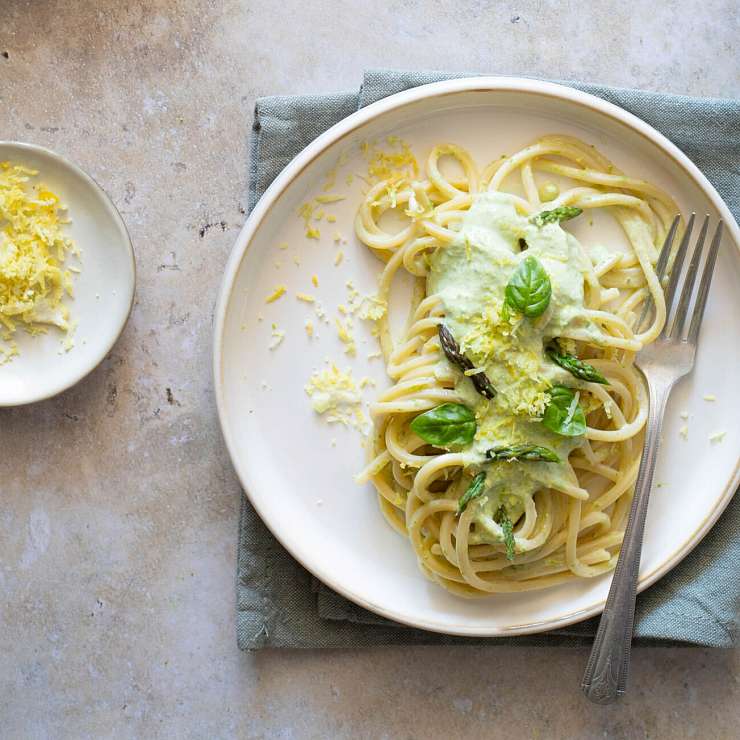 Паста со спаржей, лимоном и рикоттой