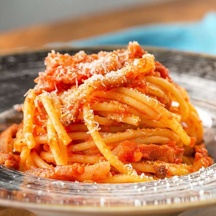 Культовый соус Аматричиана, как часть  "святой троицы римских макаронных изделий"