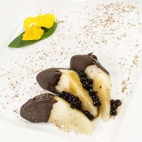 Груши с бальзамиком и шоколадом