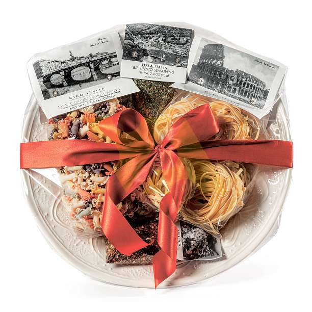 Набор подарочный из пяти предметов (центральное украшение стола, паста тальятелле яичная, основа для соуса песто, паста джильи, специи пикантиссимо)