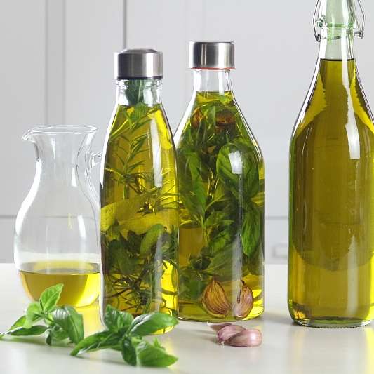Ароматизированные масла: как превратить оливковое масло в кулинарный шедевр и целебный эликсир