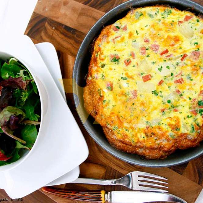 Фриттата с мортаделлой, картофелем и пармезаном