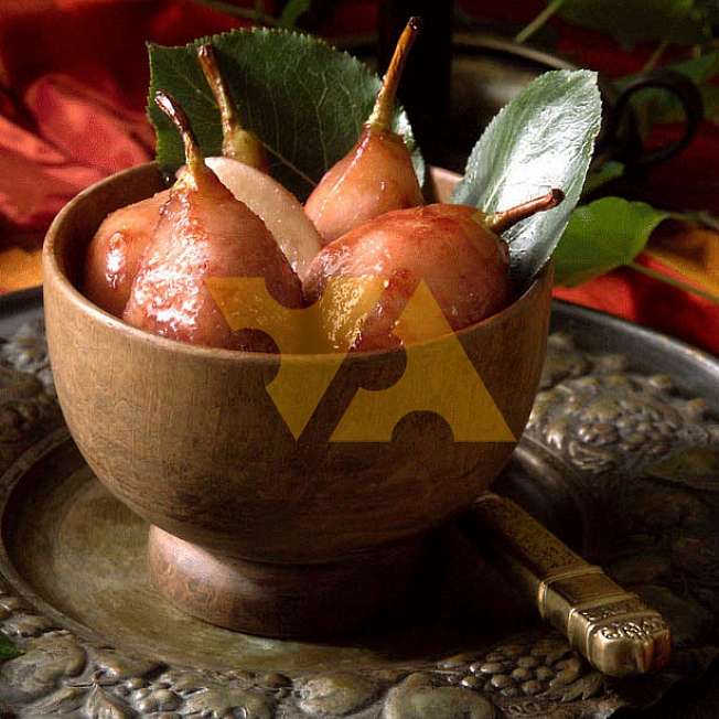 Тушеные груши в красном вине