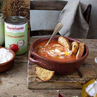 Томатный суп с бурратой