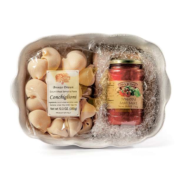 Набор подарочный из трех предметов (керамическая форма для запекания с лимонами, паста Конкильони, соус томатный с базиликом)