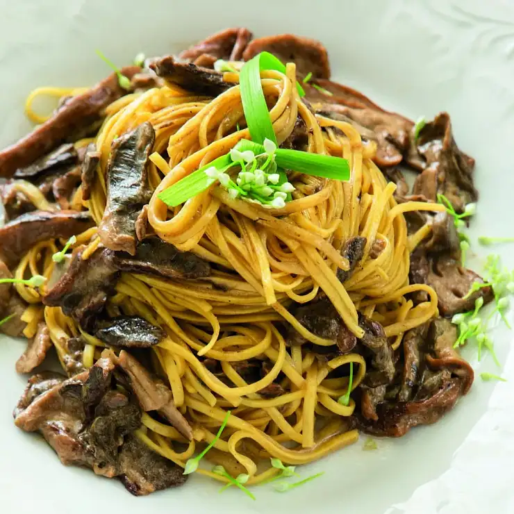 Тальолини с белыми грибами