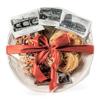 Набор подарочный из пяти предметов (центральное украшение стола, паста тальятелле яичная, основа для соуса песто, паста джильи, специи пикантиссимо)