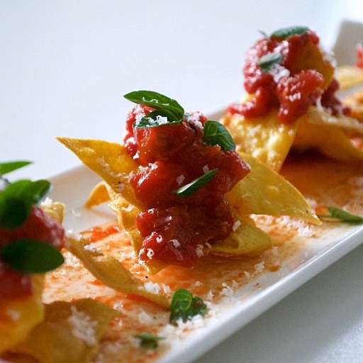 Паста во фритюре с томатным соусом