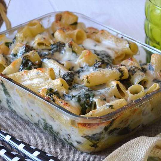 Ригатони запеченные со шпинатом