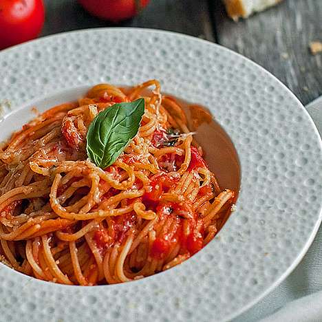 Спагетти с соусом пуммарола